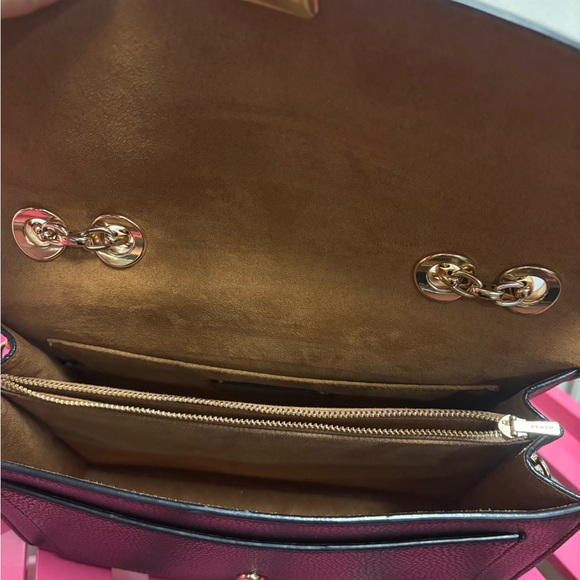 Coach Black and Gold Shoulder Bag with turn lock - Picture 6 of 8